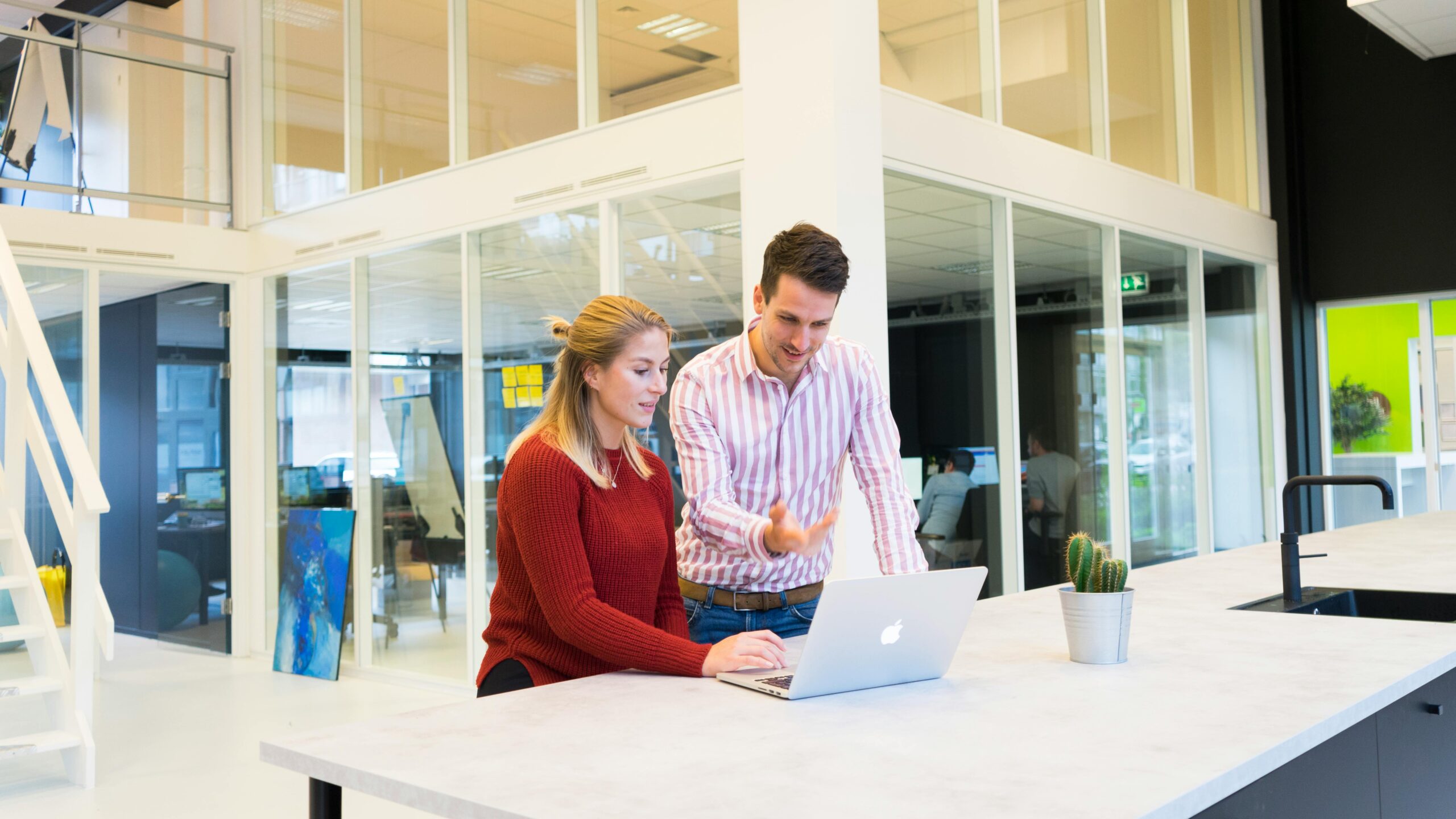 How to Structure Employment Contracts and Salaries in Turkey